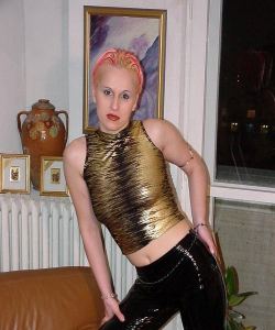 <p class='ppt-number'>221 779 + PIN 522</p><p class='ppt-pricing-de'>1,99 Euro/Min.</p>